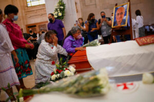 "Abrazos ya no alcanzan a cubrir los balazos"