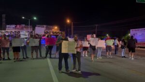 Cierran federal 200 en Bahía de Banderas por desaparición de menor - ZMG Noticias