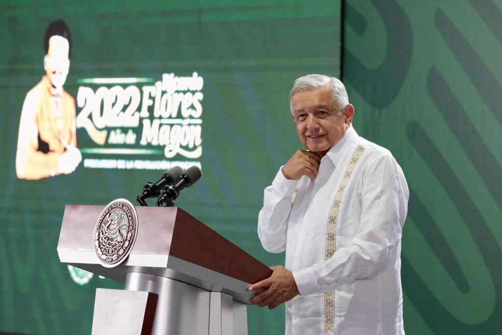 Visita López Obrador Puerto Vallarta y promete terminar la carretera - ZMG Noticias