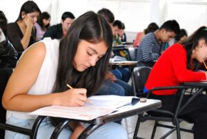 Cerca del 10% de egresados de secundaria no siguen sus estudios - ZMG Noticias