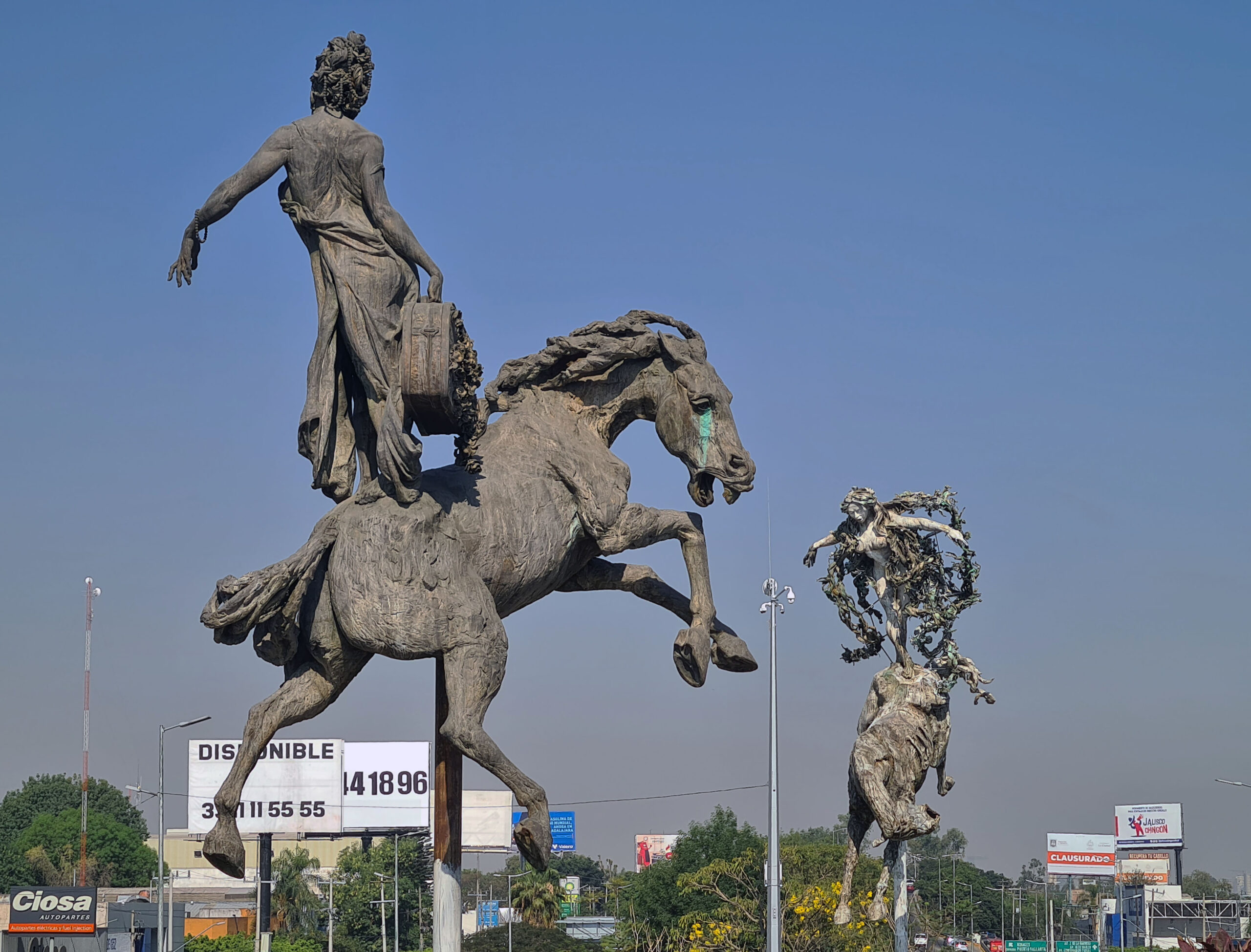 Desmantelan Las Tres Gracias - ZMG Noticias