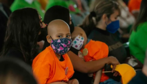 Entregan apoyos a familias de niñas y niños con Cáncer - ZMG Noticias