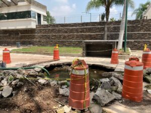 Denuncian a vecino de Santa Anita por bloquear colector de aguas pluviales y drenaje causando inundaciones - ZMG Noticias