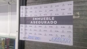 Aseguran 2 locales en plaza de la tecnología