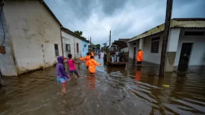 Huracán Ian deja destrozos, inundaciones y apagones en Cuba (videos)