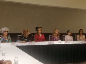 Luchan contra el cáncer de mama