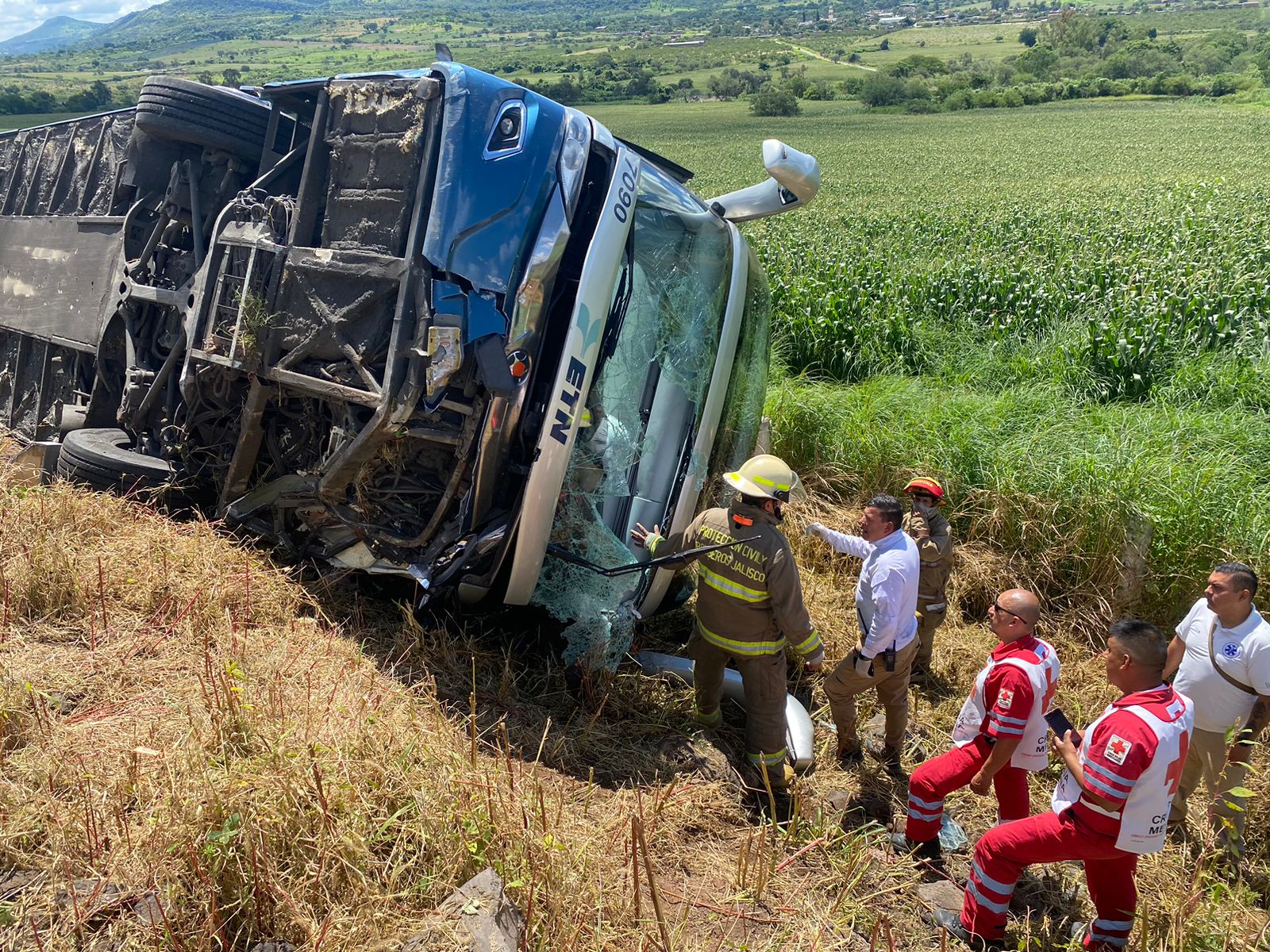 Fuerte accidente carretero en Zapotlán del Rey - ZMG Noticias