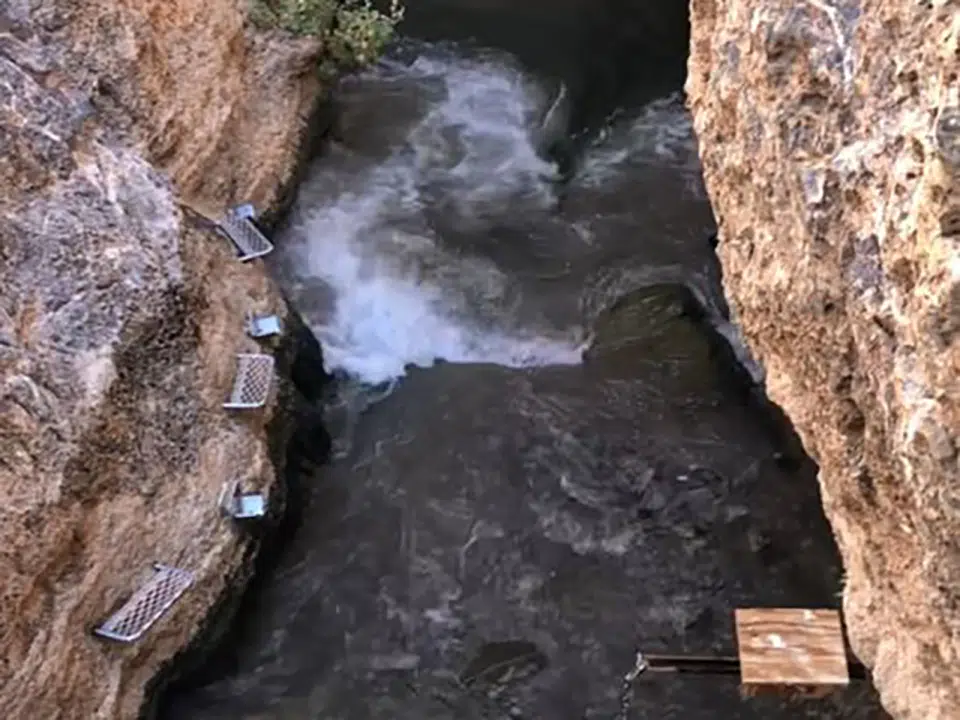 Sismo de 7.7 en México provoca tsunami en Desierto de la Muerte del Valle de la Muerte en USA - ZMG Noticias