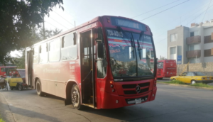Transporte público atropella a mujer de la tercera edad en Tlaquepaque