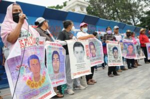 Hoy día de Luto Nacional por desparecidos de Ayotzinapa, AMLO