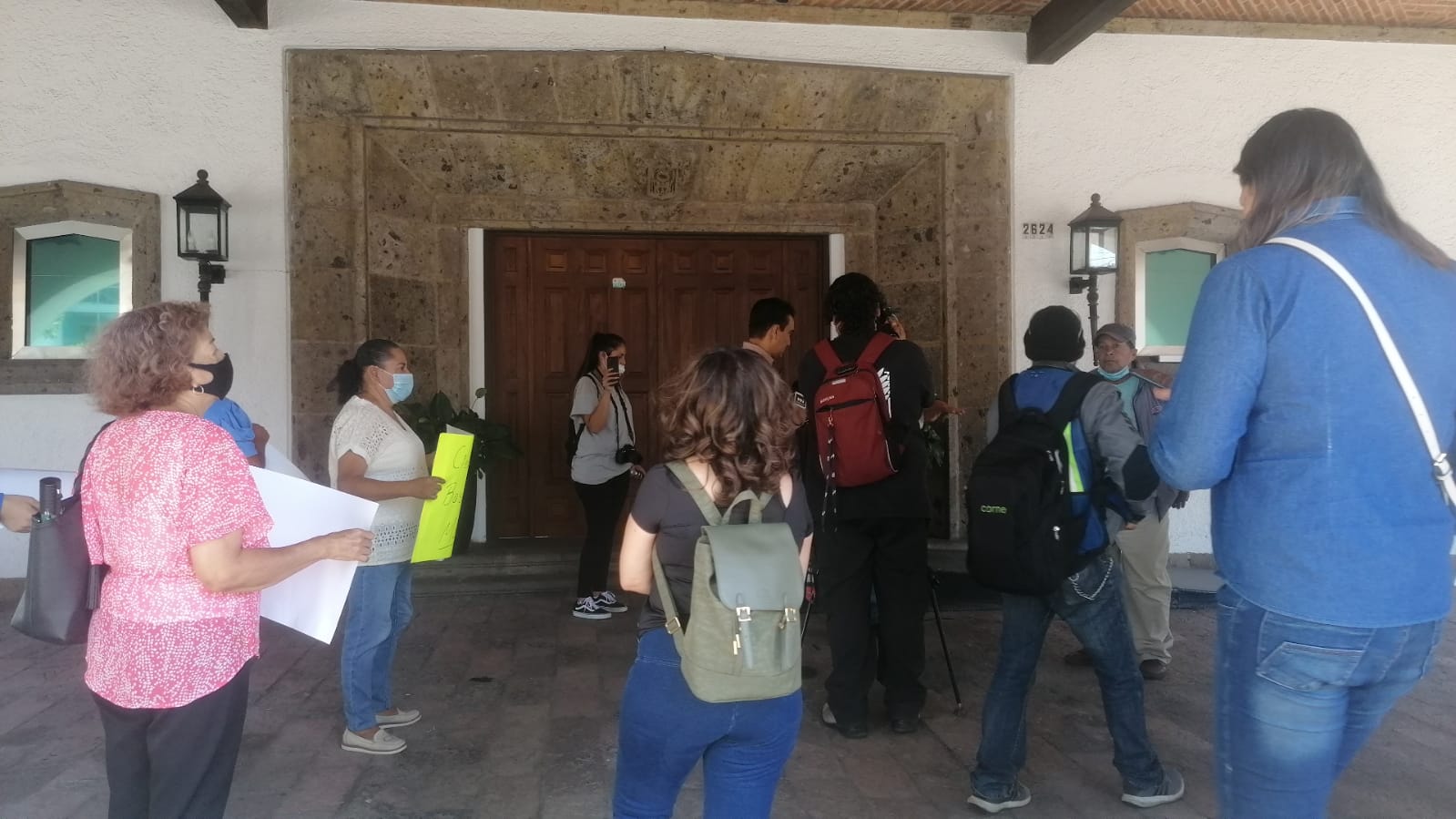 Vecinos de Matatlán se manifiestan en Casa Jalisco - ZMG Noticias