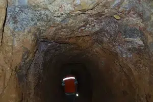 Un muerto en derrumbe de mina gambuzina de Durango
