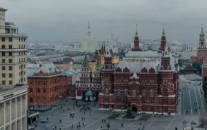 Hombres rusos huyen de su país o se esconden para evitar el reclutamiento militar impuesto por Putin