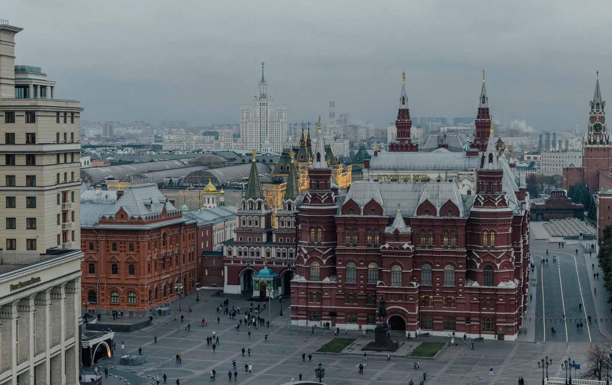 Hombres rusos huyen de su país o se esconden para evitar el reclutamiento militar impuesto por Putin - ZMG Noticias