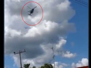 Se desploma helicóptero de SEMAR (video)