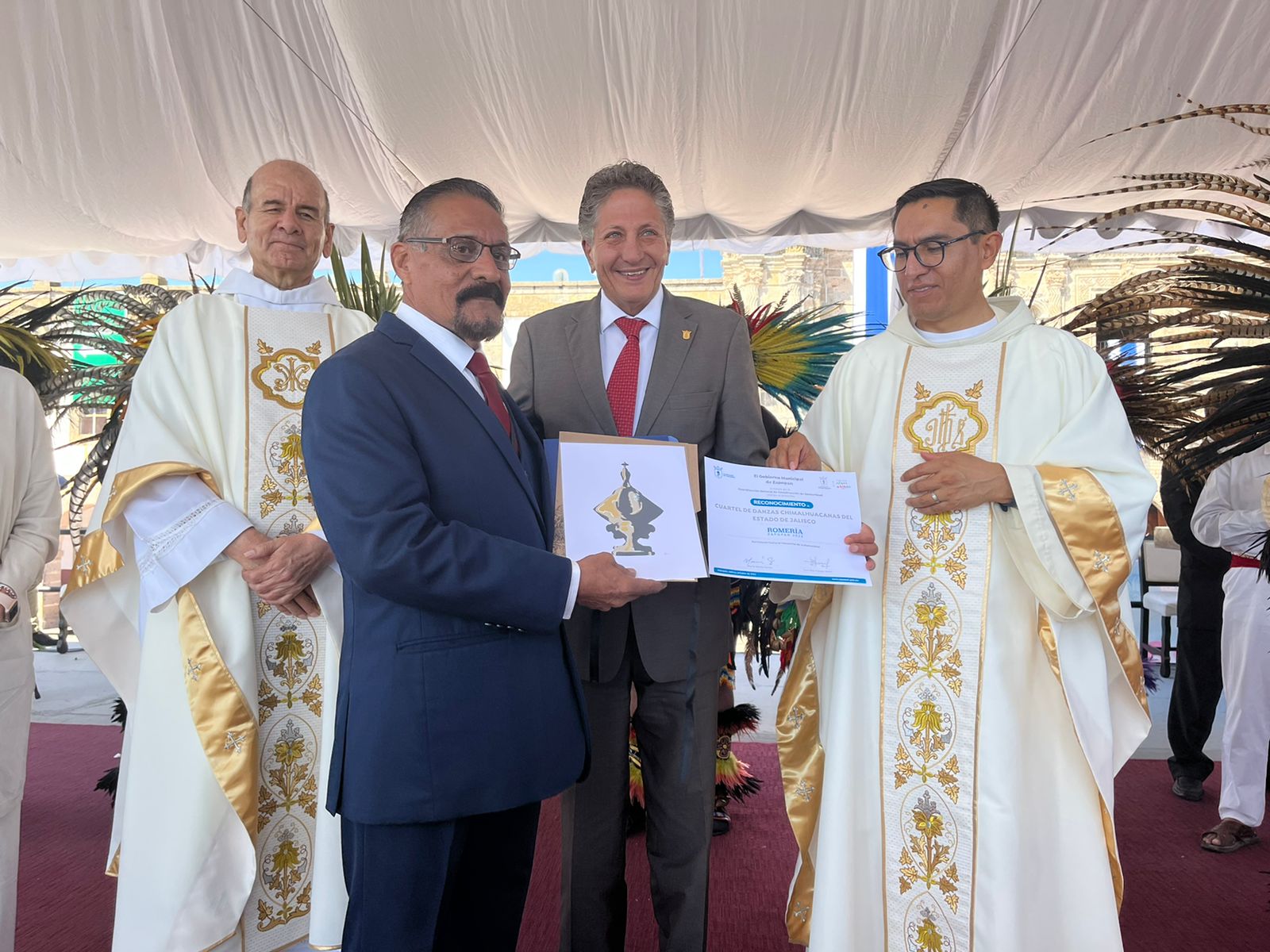 Reconocen y develan placa por motivo del Día del Danzante - ZMG Noticias