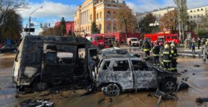 Ocho muertos y 24 heridos en Kyiv por ataques rusos (video)