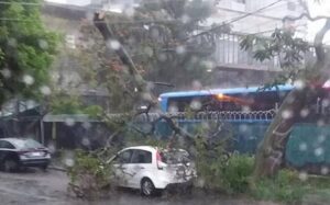 Fuertes afectaciones por inundaciones ayer en Guadalajara (video)