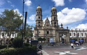 Suspenderán clases y trabajarán a distancia por Romería en escuelas de 6 municipios de la zona metropolitana de Guadalajara - ZMG Noticias