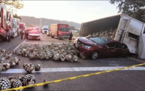 Fatal accidente en carretera a Nogales, mueren dos