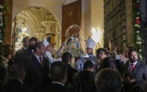 Piden a la Generala que ore por la patria inmersa en la violencia y la corrupción