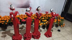 Vuelven las Catrinas con su exposición a la Rectoría de la U de G. - ZMG Noticias