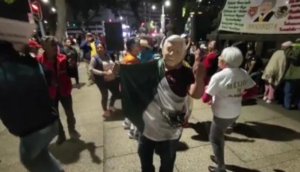 Miles arriban en autobuses a la Ciudad de México para marcha de AMLO