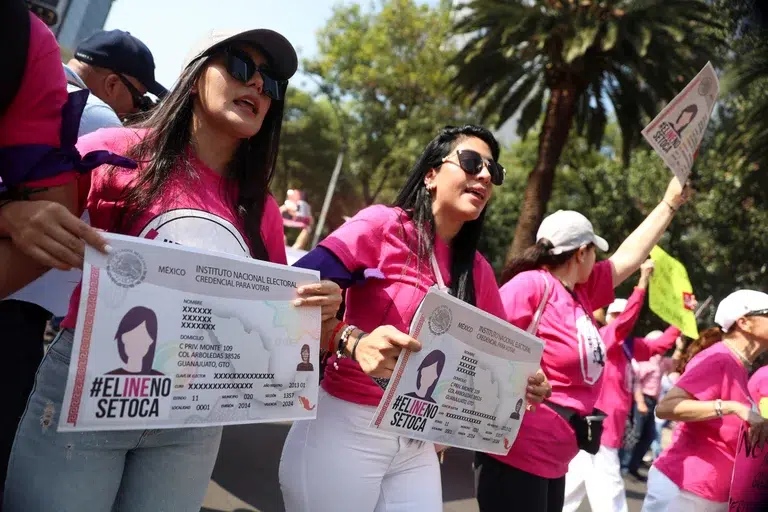 Convocan a "Marea Rosa" por el INE el 27 de noviembre - ZMG Noticias
