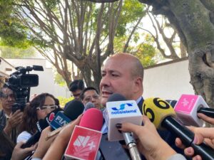 Avala gobernador descuento a la U de G y rechaza boicot a marcha - ZMG Noticias