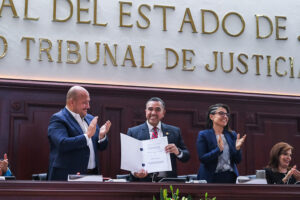 Recibe Poder Judicial escrituras que dan certeza sobre la propiedad de su edificio sede - ZMG Noticias
