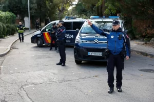 Hay un herido por “carta bomba” que llegó a la embajada de Ucrania en Madrid