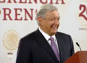 Nuevamente, AMLO se burla y desestima la marcha por la defensa del INE