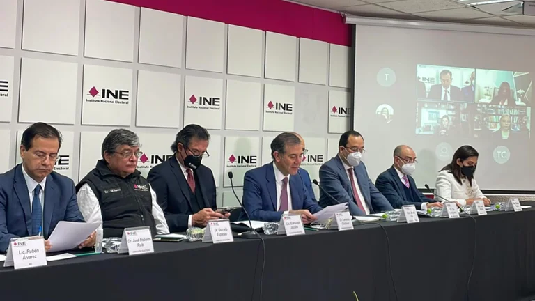 Consejeros del INE cierran filas contra la Reforma Electoral de AMLO - ZMG Noticias Los 11 consejeros del INE expresaron su preocupación debido a los momentos cruciales que vive la democracia” en México
