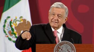 «Nada de purgas», dice AMLO por voto de Monreal contra Plan B