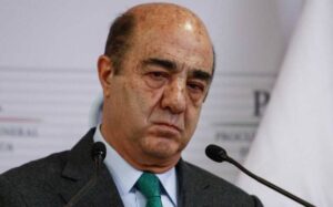 Niegan prisión domiciliaria a Murillo Karam