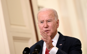 Aseguró AMLO que el Servicio Secreto de EU analiza si Biden llegaría al AIFA