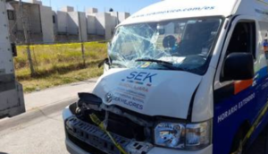 Transporte escolar impacta contra camión; reportan 14 heridos - ZMG Noticias