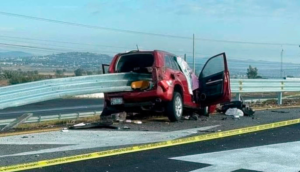 En plena navidad, pareja pierde la vida y su bebé resultó herido