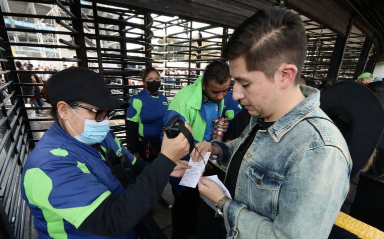 Ticketmaster niega sobreventa de boletos del concierto de Bad Bunny en el Azteca