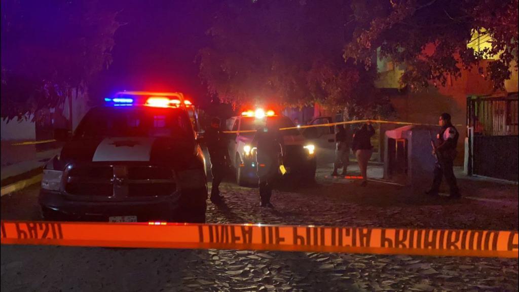 Asesinan a hombre en la colonia El Vergel, llegaron policías y paramédicos de la Cruz Verde