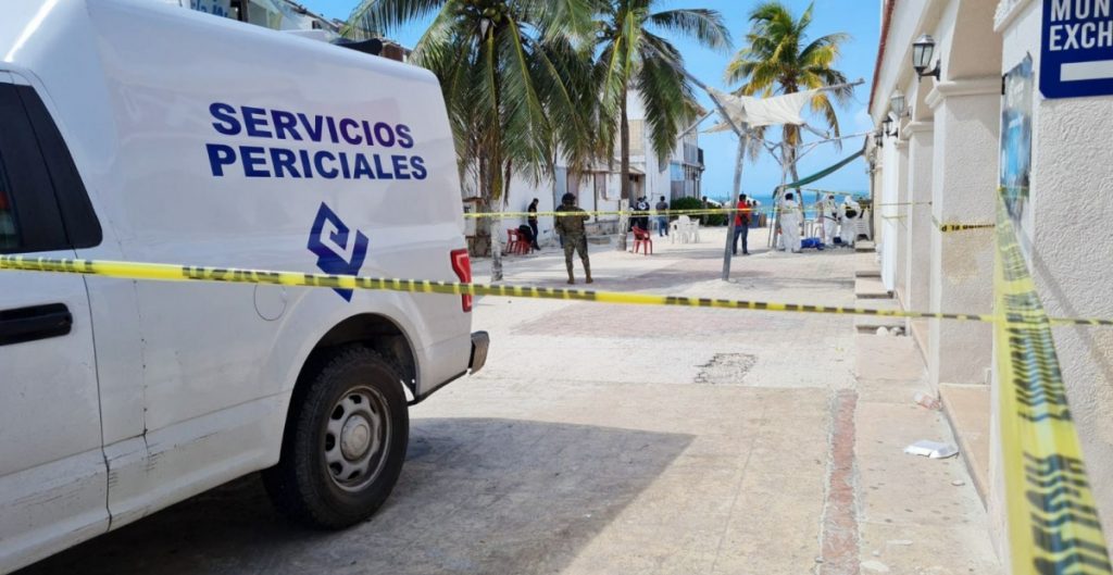 Balacera en Quintana Roo deja dos muertos y cuatro lesionados; fiscalía relaciona ataque con “venganza de narcomenudistas”