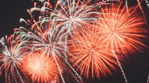 Por alta toxicidad, científicos piden prohibir los fuegos artificiales