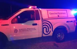 Motociclista ignora señalamientos de desviación y muere al impactarse contra camioneta