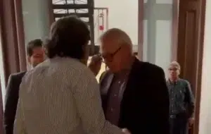 Se lían a golpes e insultos diputados de la CDMX