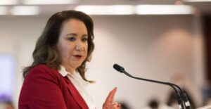 Legisladores piden renuncia de la ministra Yasmín Esquivel tras plagio de su tesis