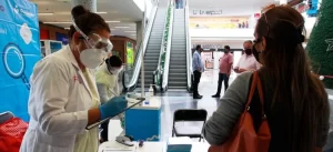 Aumentan casos de Covid por baja de temperaturas en la ZMG