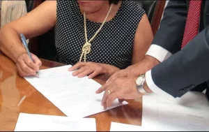 Colegio de Notarios alerta sobre fraudes inmobiliarios