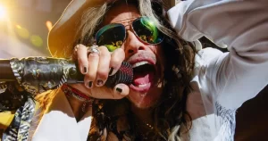 Steven Tyler es acusado de abuso sexual y psicológico contra una menor de edad