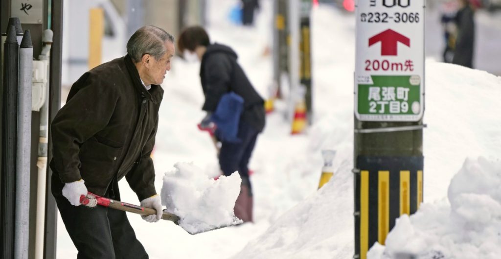 17 muertos y 90 heridos dejan las fuertes nevadas en Japón - ZMG Noticias Suman 17 muertos y más de 90 heridos a causa de las nevadas en Japón