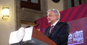 “Tengan cuidado”, advierte AMLO a quienes intenten irse de MORENA